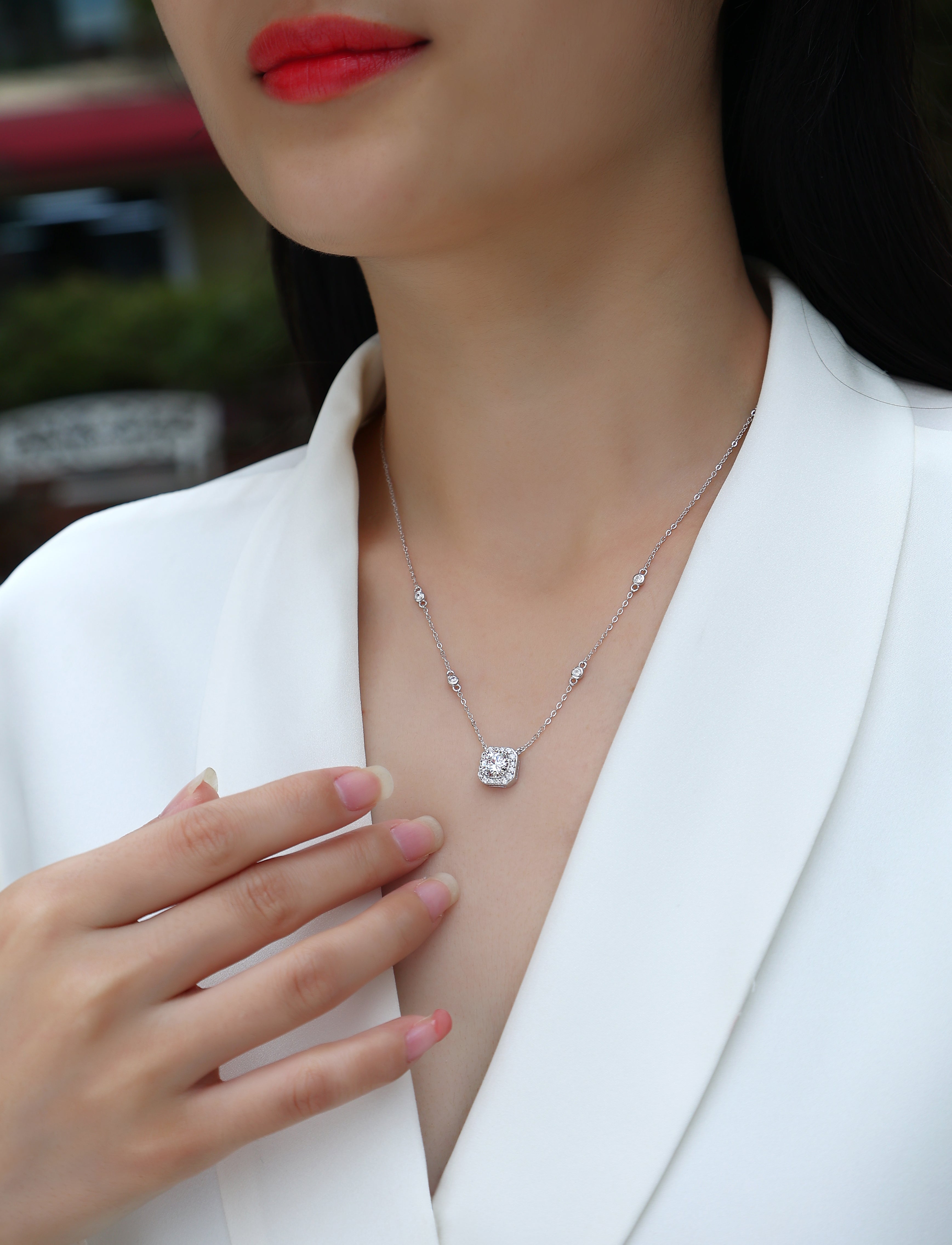 18K Gold Square Diamond-Cut Pendant Necklace