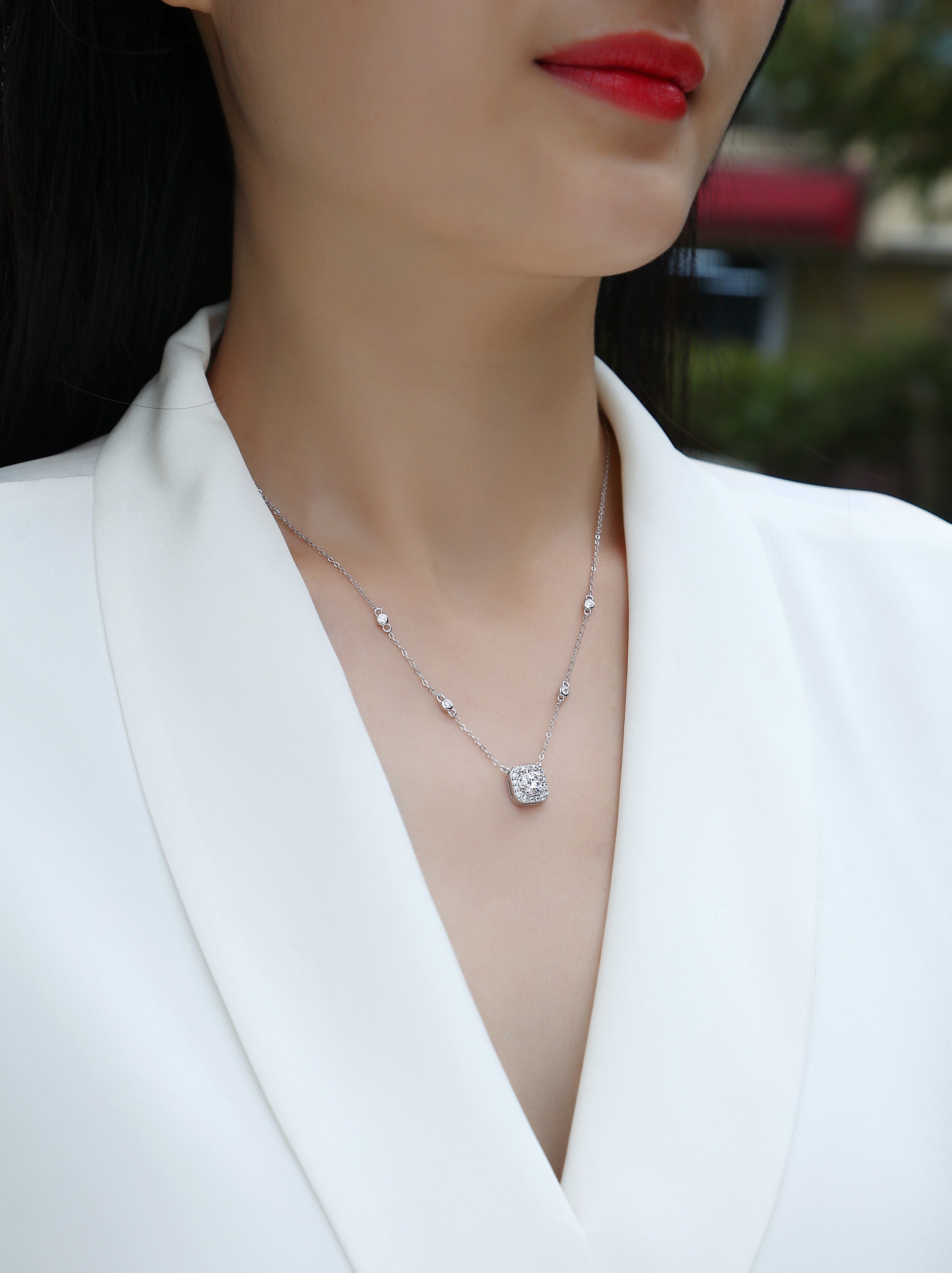 18K Gold Square Diamond-Cut Pendant Necklace