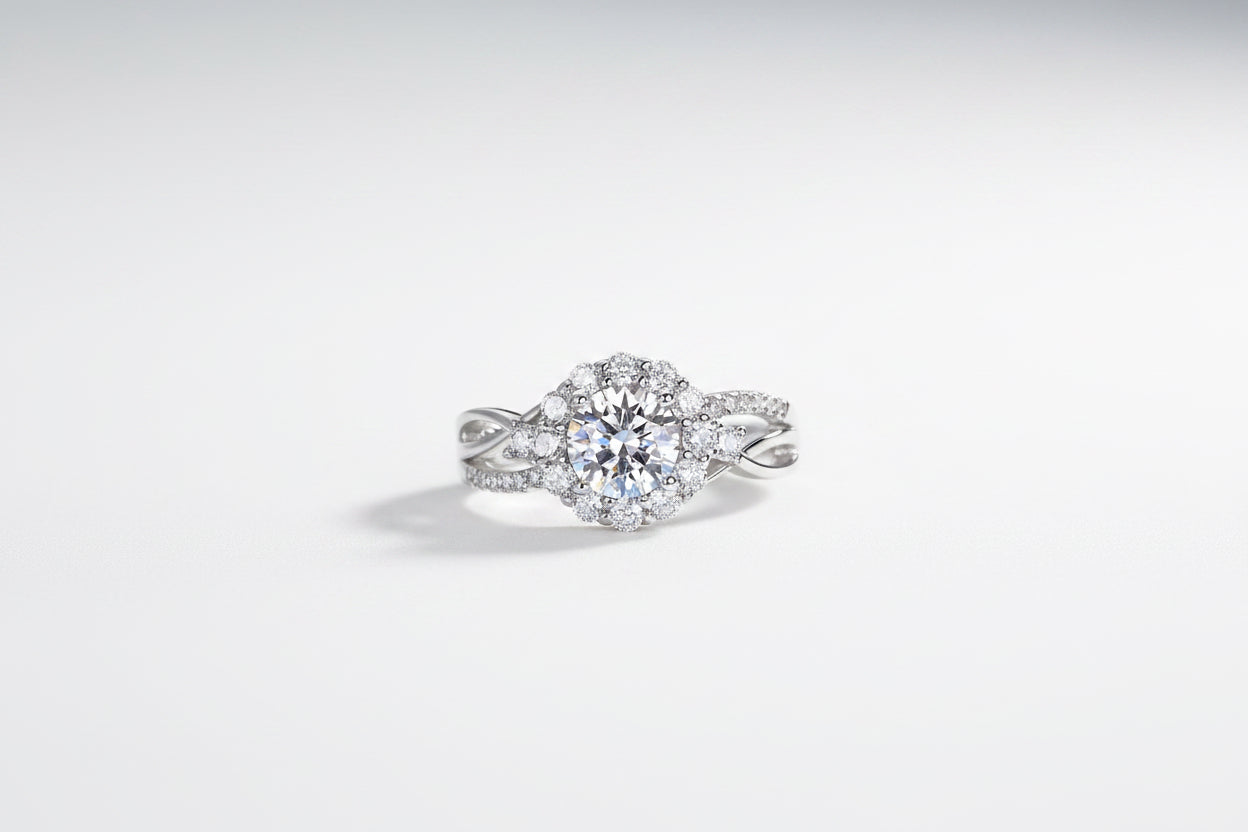 18K Gold Aurora Diamond Ring