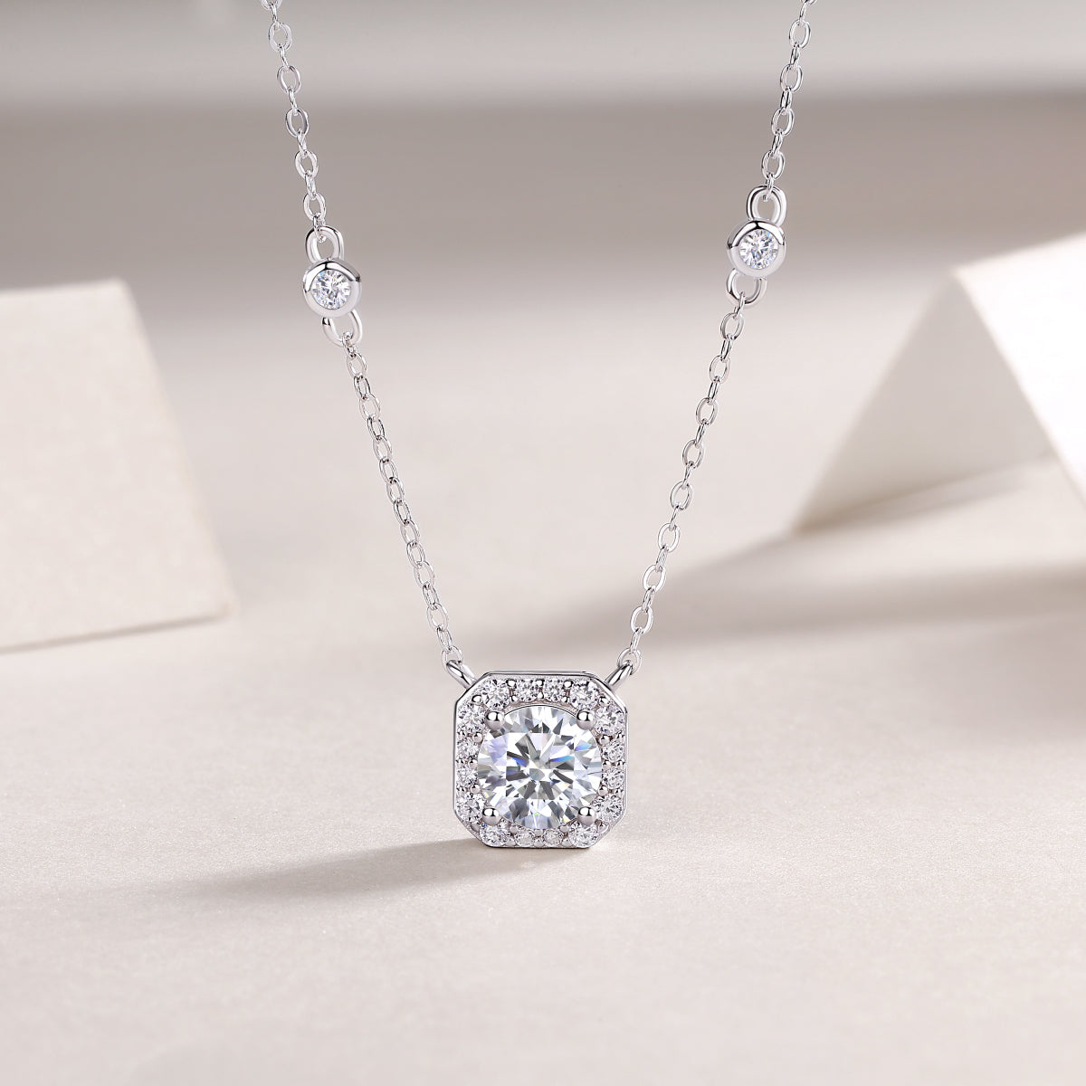 18K Gold Square Diamond-Cut Pendant Necklace