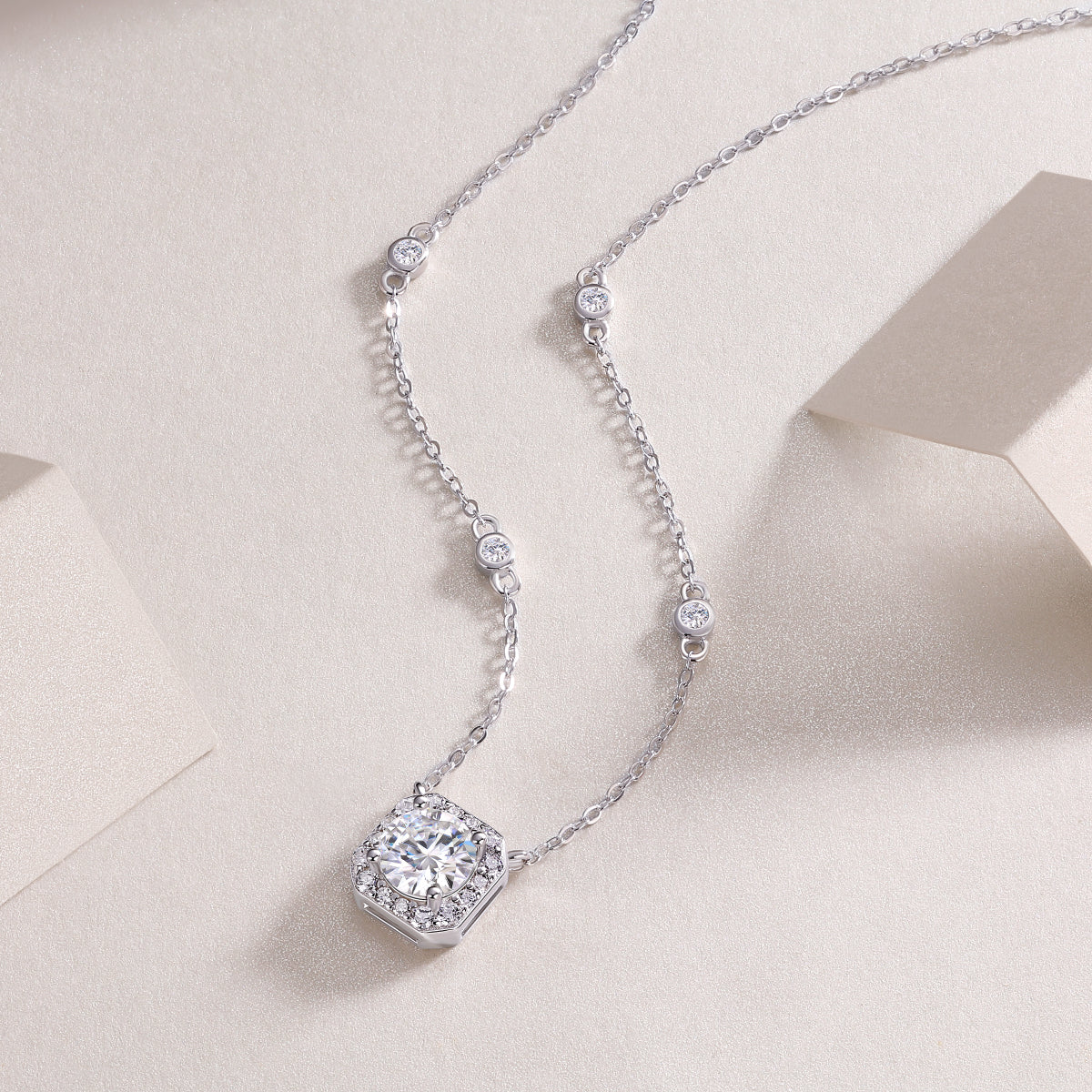 18K Gold Square Diamond-Cut Pendant Necklace