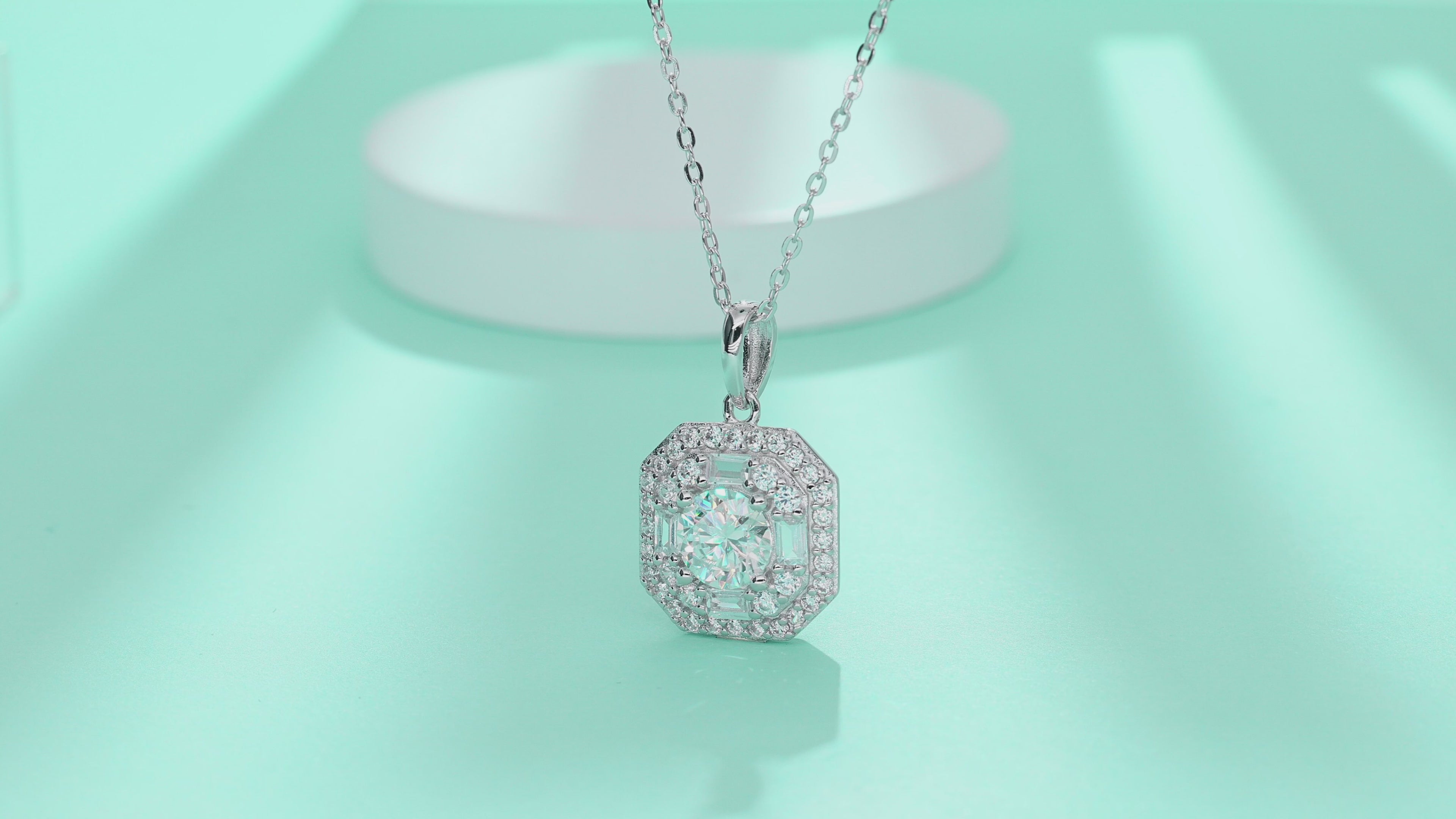 18K Gold Celeste Diamond-Cut Pendant Necklace